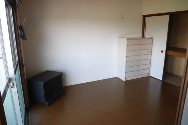 コーポ国府の洋室