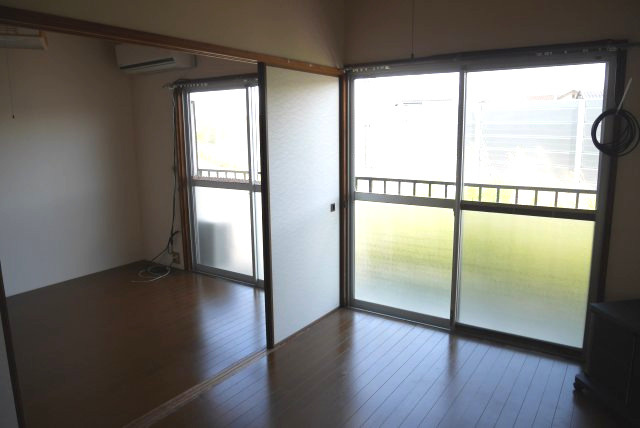 コーポ国府の洋室