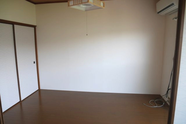 コーポ国府の洋室