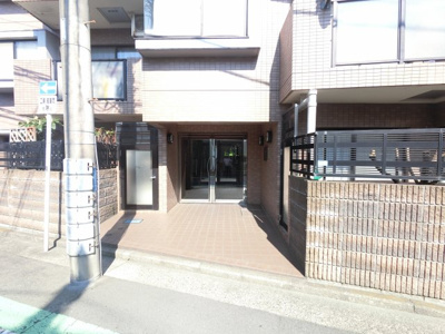【エントランス】 | グレイス菊名 | 菊名駅・妙蓮寺駅フラットアプローチ。
周辺には大きなスーパーもあり生活環境◎
