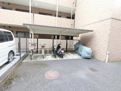 【その他共用部分】 | ファミールヒルズ港南台弐番館 | バイク置場
