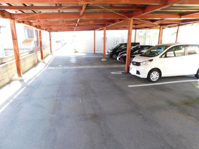 【駐車場】 | グランフレイム斎院