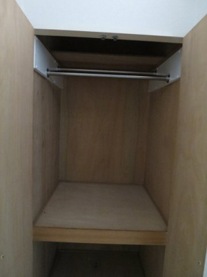 【収納】 | レジデンス八雲台 | こちらのリビングで趣味の時間をお楽しみください