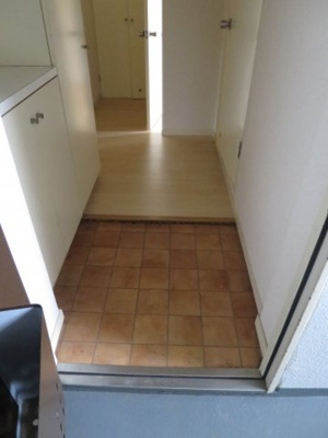 【玄関】 | レジデンス八雲台 | スペースが確保できる洗面所です