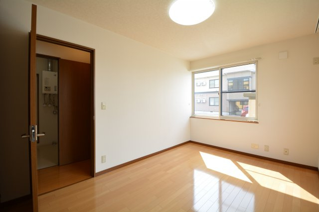 【洋室】 | ハイセレールセレブB | 広々とした洋室です