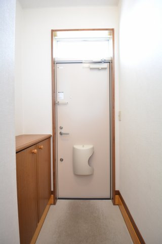 【玄関】 | ハイセレールセレブB | ゆったりとした玄関です
