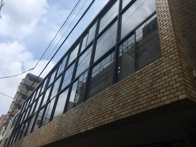 八木ビルの外観