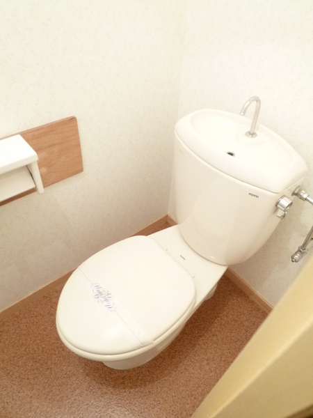 サンシャインコーポ【キャッシュバック対象】のトイレ|ゆったりとした空間のトイレです