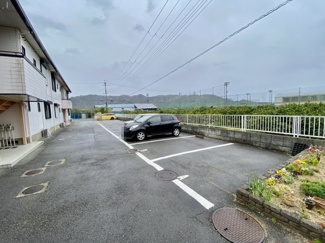 【駐車場】