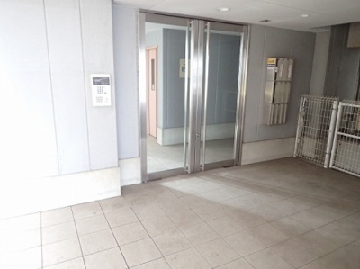 【エントランス】 | ＲＩＳＥ ＣＯＵＲＴ ＢＷ | エントランス