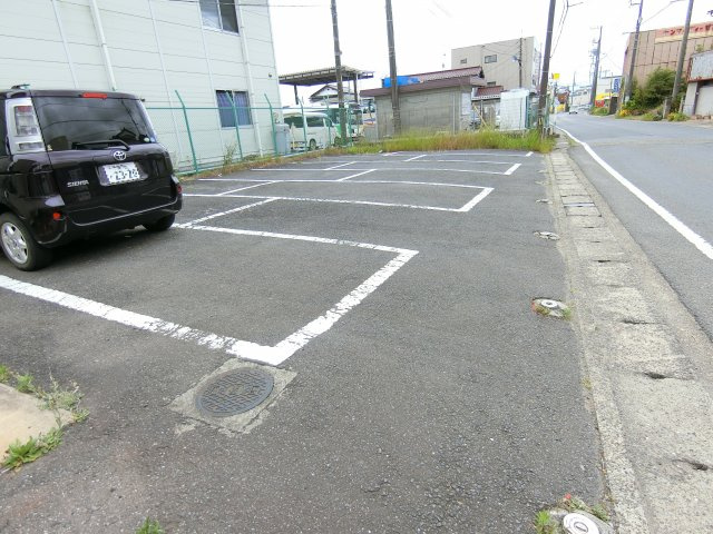 シティハイムサンローズの駐車場