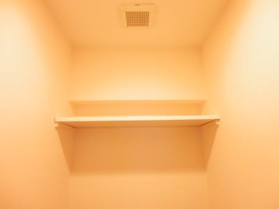 リーガル京都河原町Ⅲのその他|トイレ上部棚