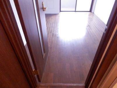 リーガル京都河原町Ⅲの内装|廊下から～