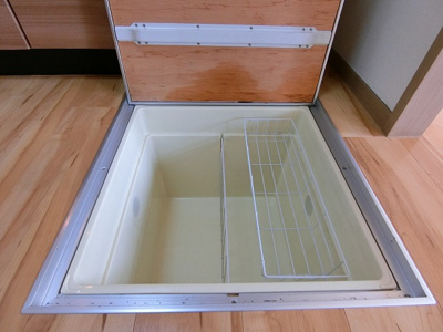 【収納】 | ソレアード | キッチンにある床下収納です！食品・日用品の保存に便利ですよね☆調味料などの買い置きにもぴったり♪