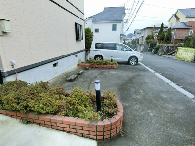 【駐車場】 | ソレアード | いつでも目の届く敷地内に駐車場があります♪お車をお持ちのファミリーさんにオススメです☆