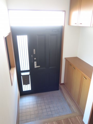 テラスアゼリアの玄関