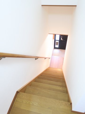 テラスアゼリアの玄関