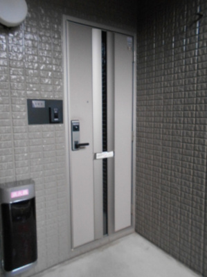 【エントランス】 | ヴィラ里音　くさひばり館・