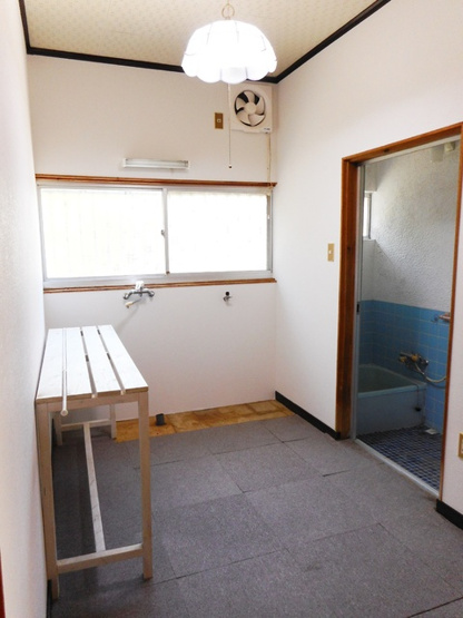 【洗面所】 | 高見様平家 | ※同物件、別のお部屋の写真です