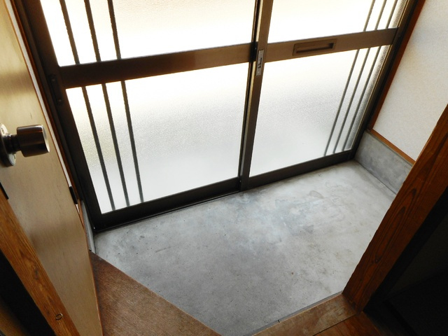 【玄関】 | 高見様平家 | ※同物件、別のお部屋の写真です