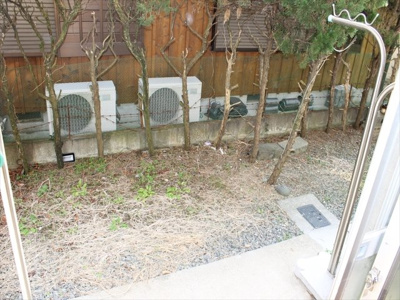 【庭】 | すみれマンション | ※同物件、別のお部屋の写真です。設備は現況に従います。