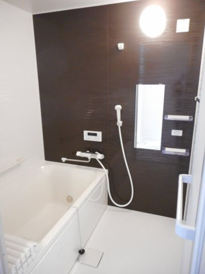 【浴室】 | アルバ | ※同物件、別のお部屋の写真です