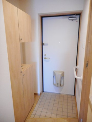 【玄関】 | アルバ | ※同物件、別のお部屋の写真です