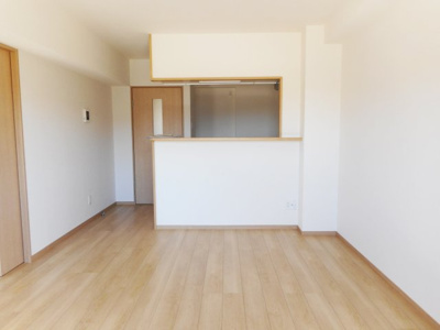 【居間・リビング】 | アルバ | ※同物件、別のお部屋の写真です