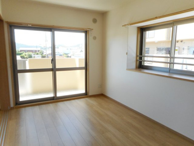 【洋室】 | アルバ | ※同物件、別のお部屋の写真です