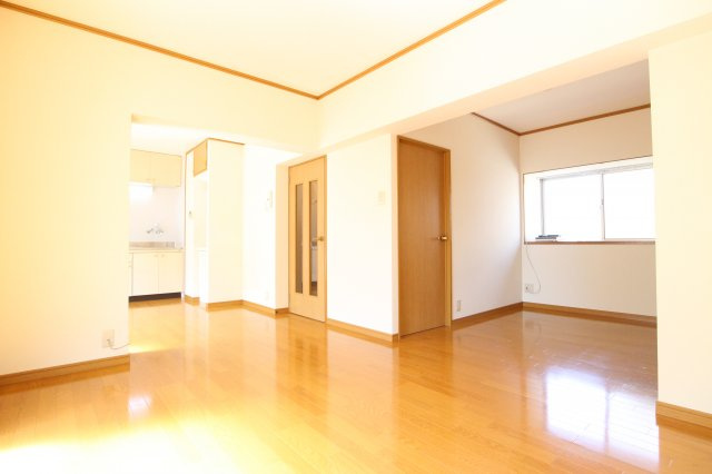 西舞マンションの居間・リビング