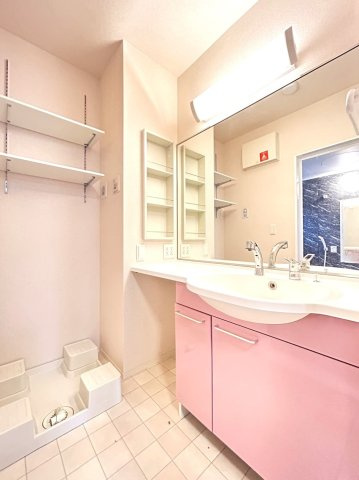 メゾンKの洗面所