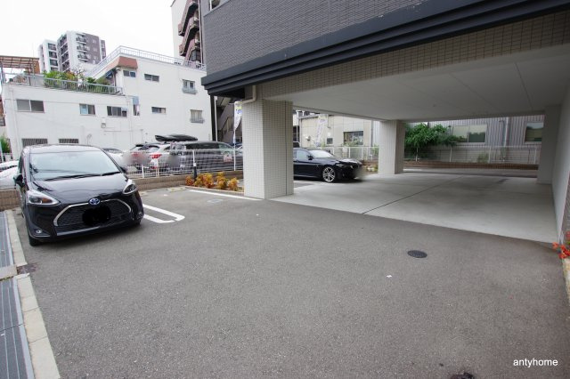 グレース東淀川の駐車場