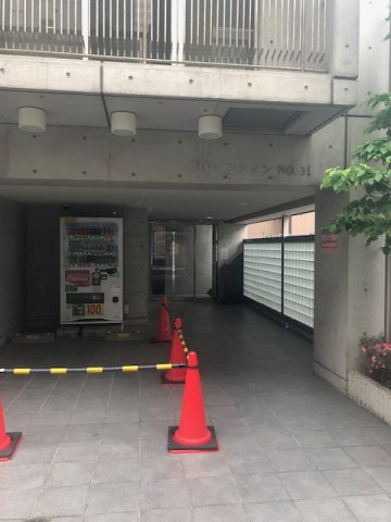 ツキムラマンションNo.３１のエントランス