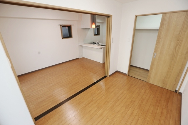 【寝室】 | 第２６関根マンション