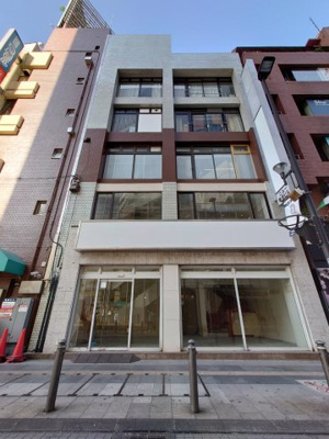 【外観】 | 亀屋ビル | 千葉駅　目抜き通りの交差点角のビルです