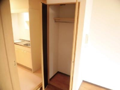 ハイツ山ノ内の収納|クローゼット