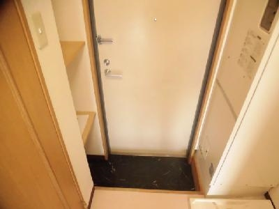 ハイツ山ノ内の玄関