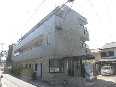 ハイツ山ノ内の外観