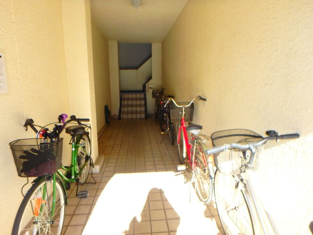 渡部ハイツのエントランス