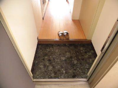 メロディハイム松原の玄関