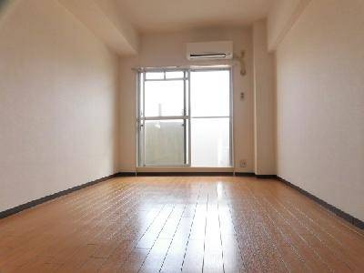 メロディハイム松原の居間・リビング|洋室