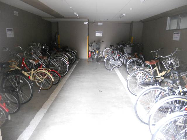 メロディハイム松原の駐車場|駐輪場