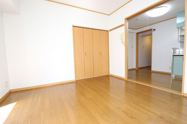 ネオクレメントの洋室|ゆったりした洋室です