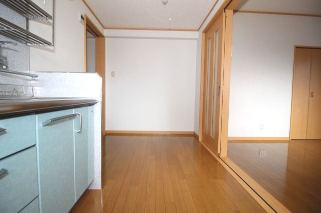 ネオクレメントの居間・リビング|ゆったりとした居間です