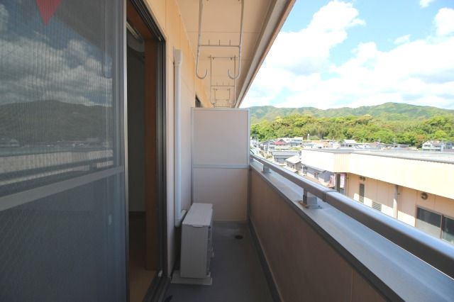 ソワール西秦Ⅰのバルコニー|開放的で明るい空間を演出してくれるバルコニーです
