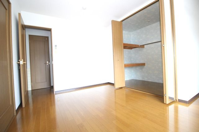 コンフォート弥右衛門の洋室|スタンダードな洋室です