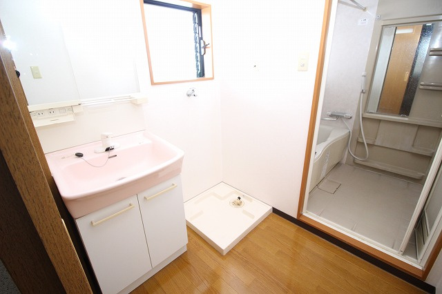 コンフォート弥右衛門の洗面所|広い洗面スペース