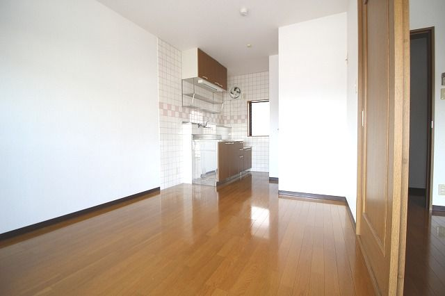 コンフォート弥右衛門の居間・リビング|居間です