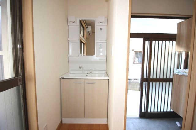桜井町グランドハウスの独立洗面台|独立洗面化粧台付き