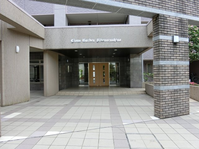 ライオンズガーデン北習志野　２階部分のエントランス